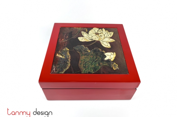 Red square lacquer box attached with lotus lacquer painting 25xH10 cm